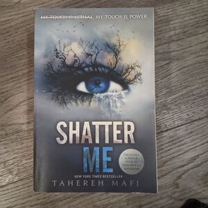 Shatter Me Book by Tahereh Mafi